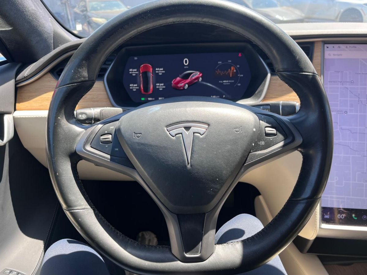 Tesla Model S photo 7