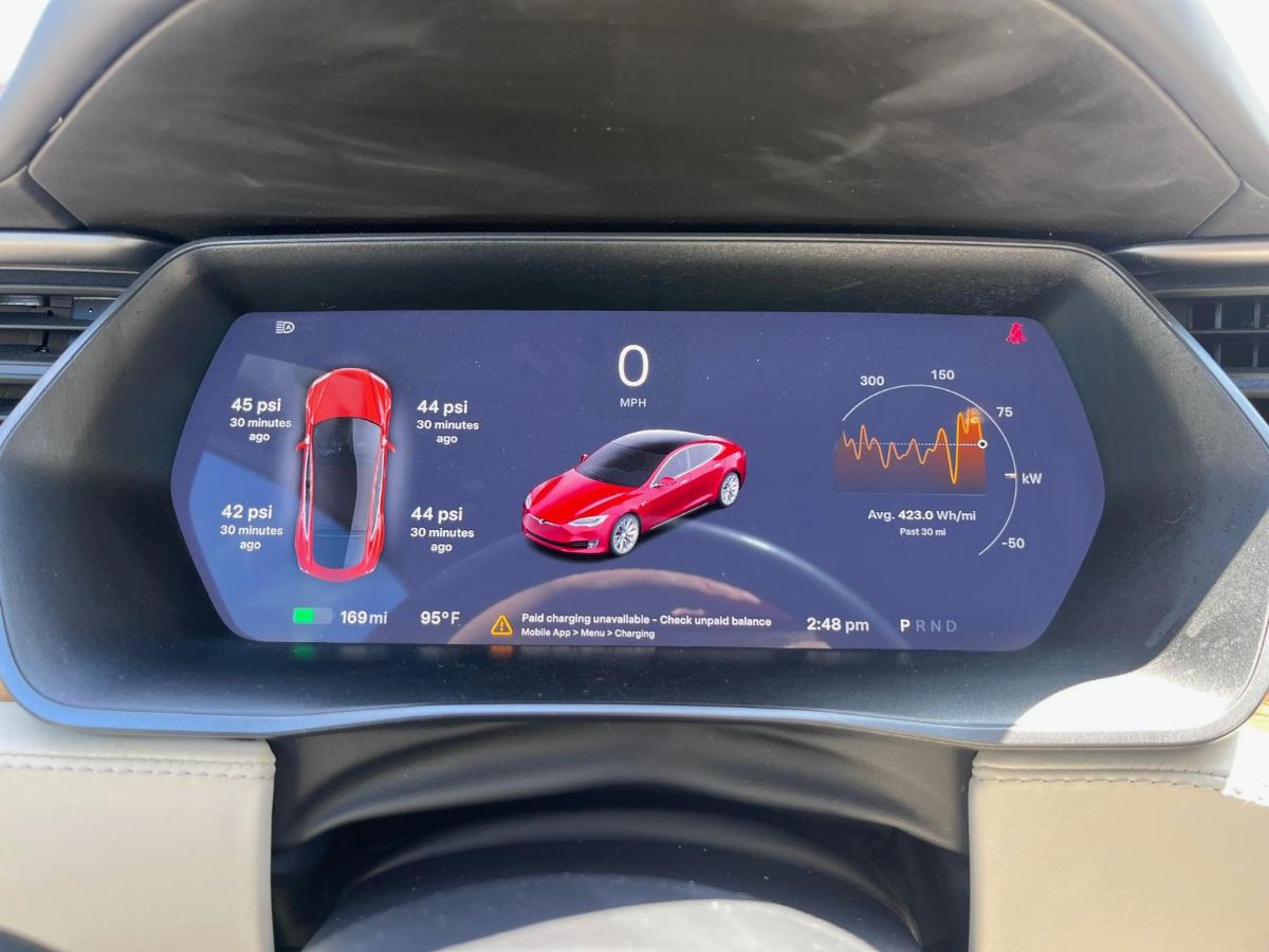 Tesla Model S photo 8