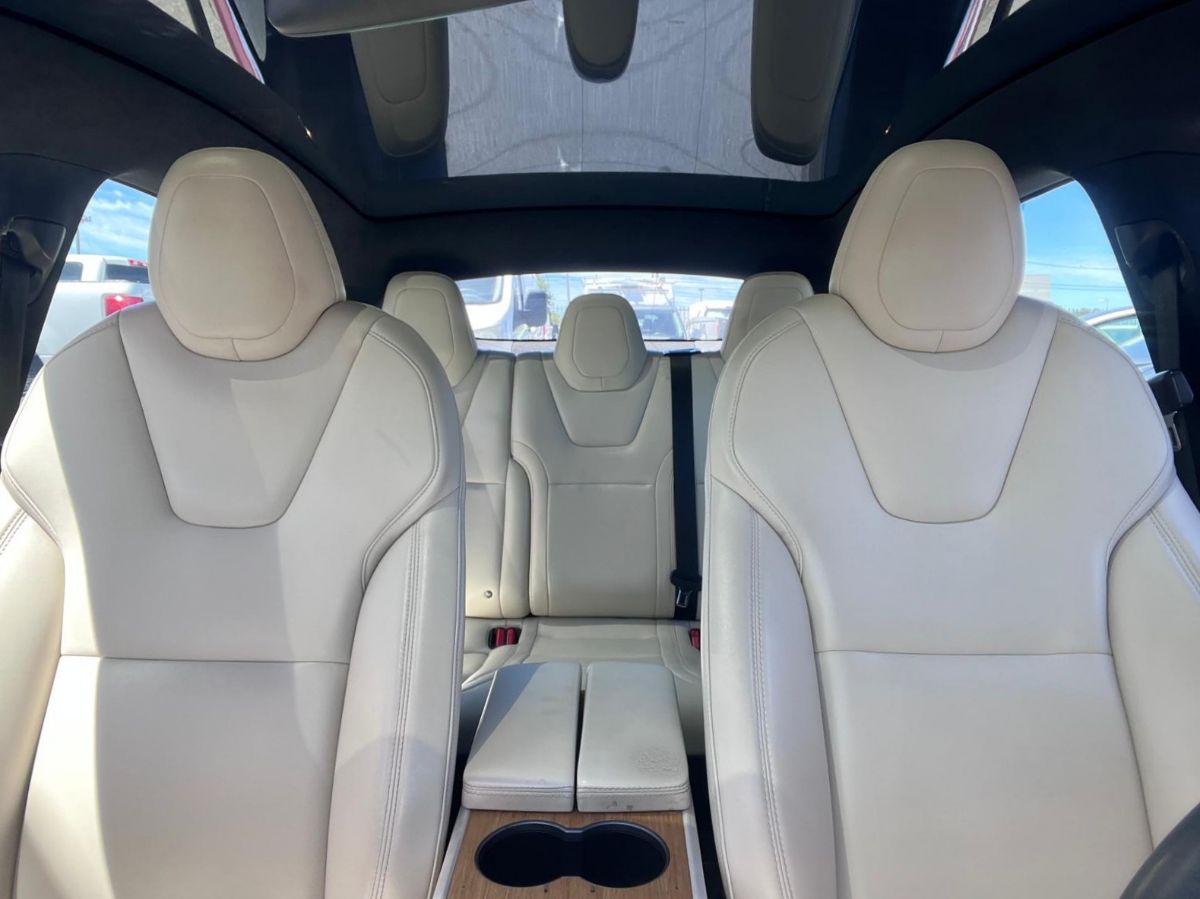 Tesla Model S photo 13