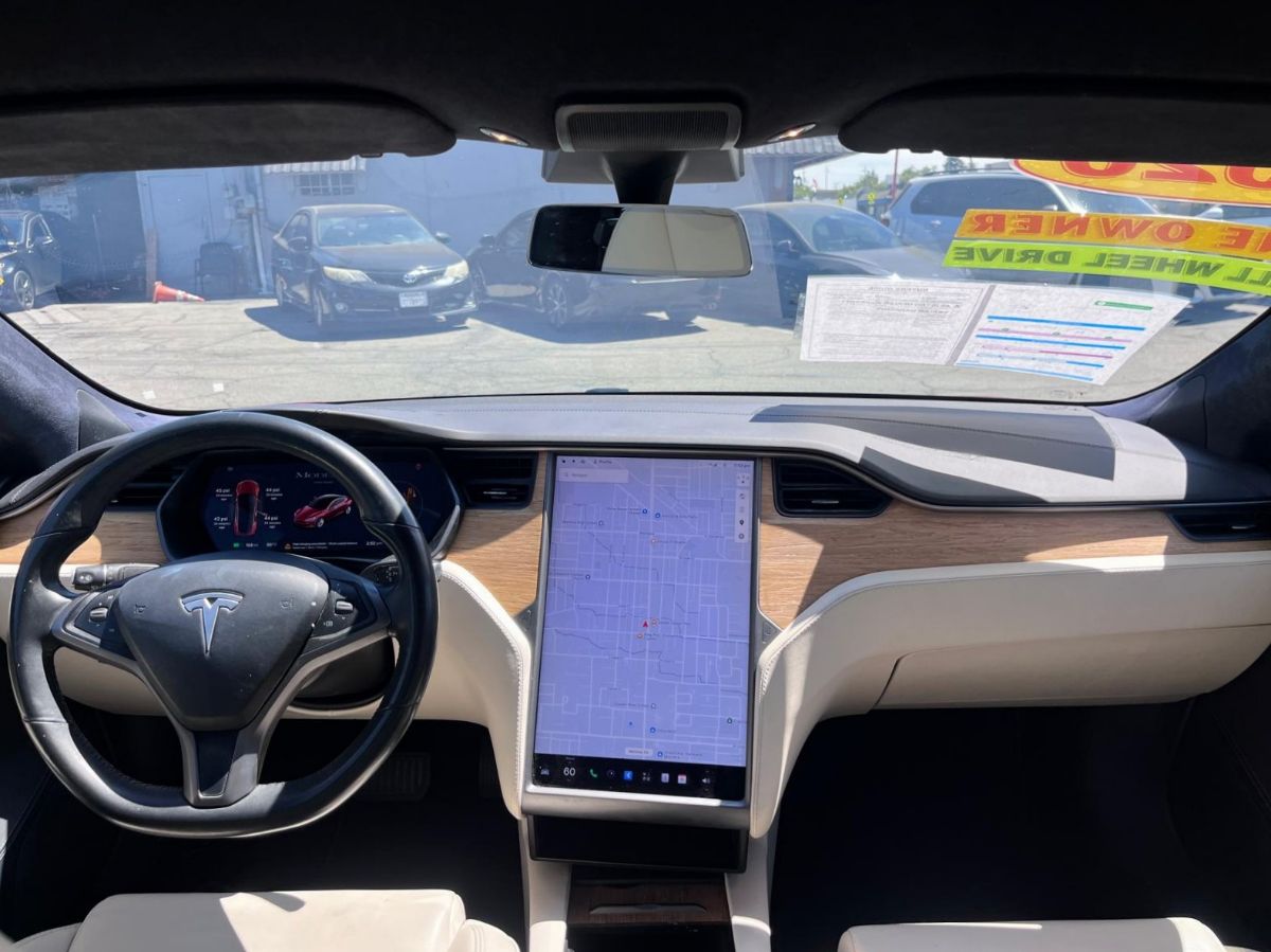 Tesla Model S photo 15
