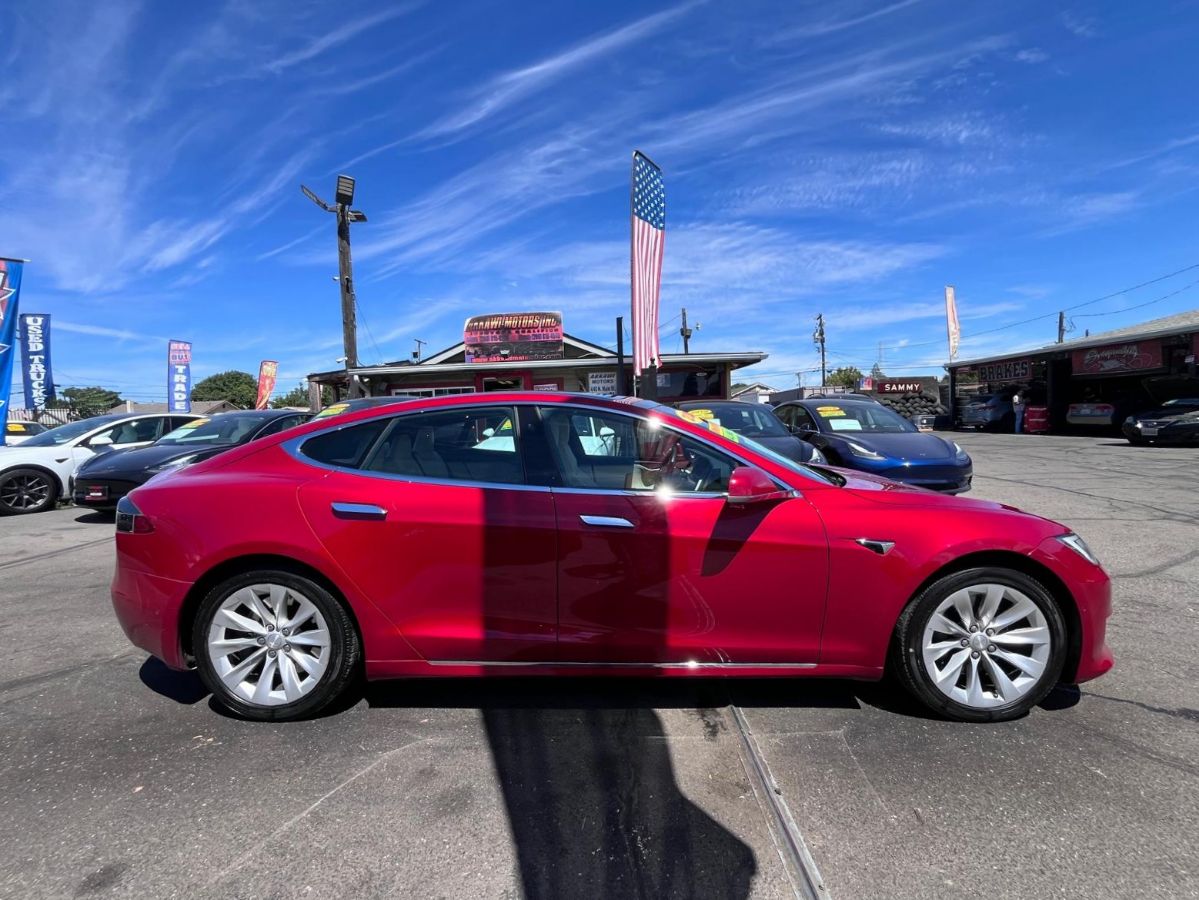 Tesla Model S photo 16