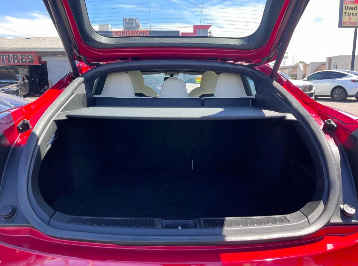 Tesla Model S photo 21