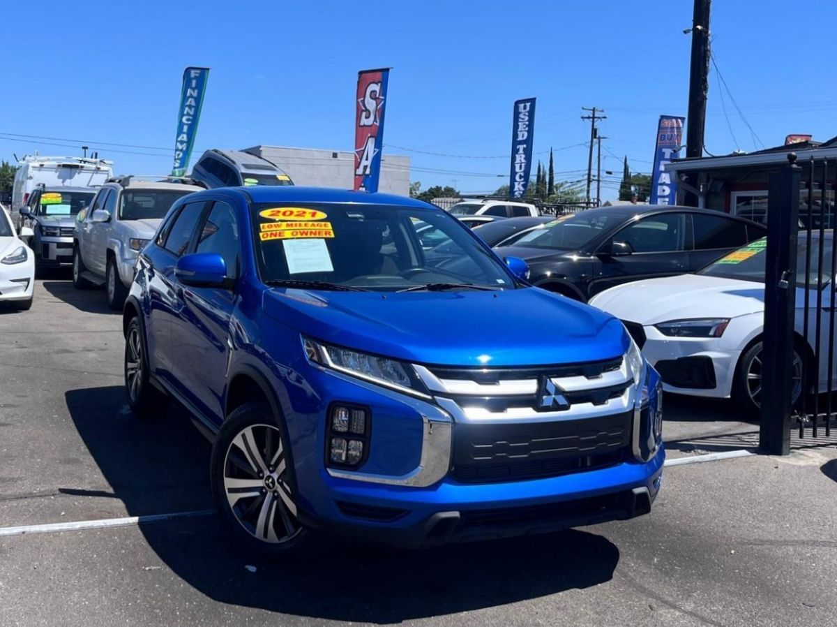 Mitsubishi Outlander Sport photo 2
