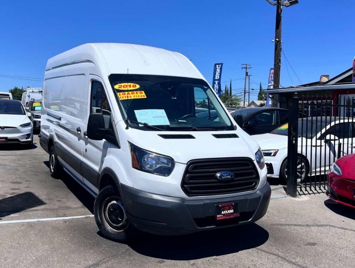 Ford Transit photo 2