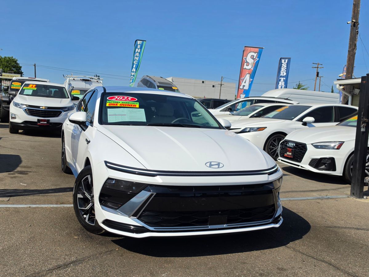 Hyundai Sonata photo 2