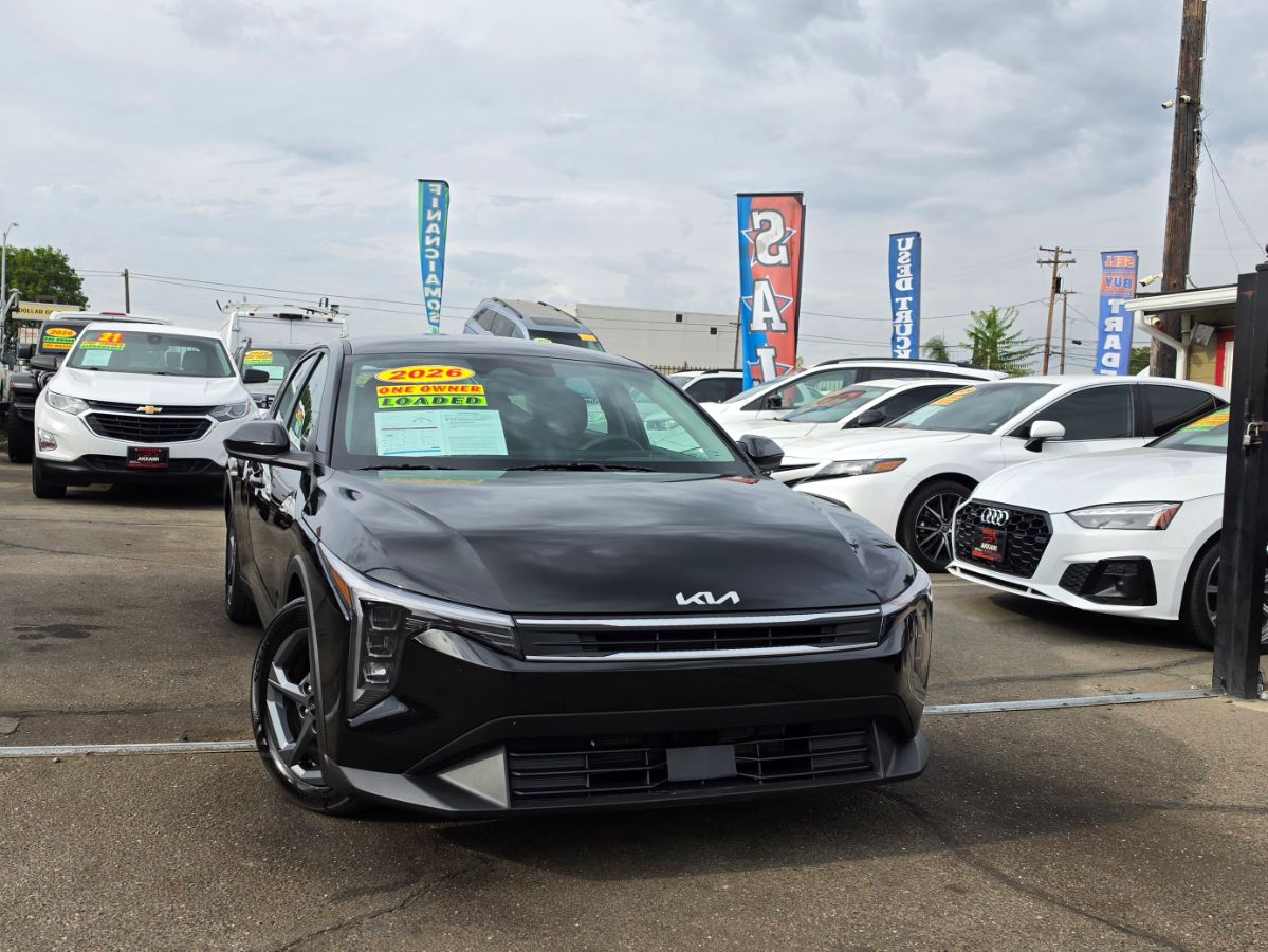 Kia K4 photo 2