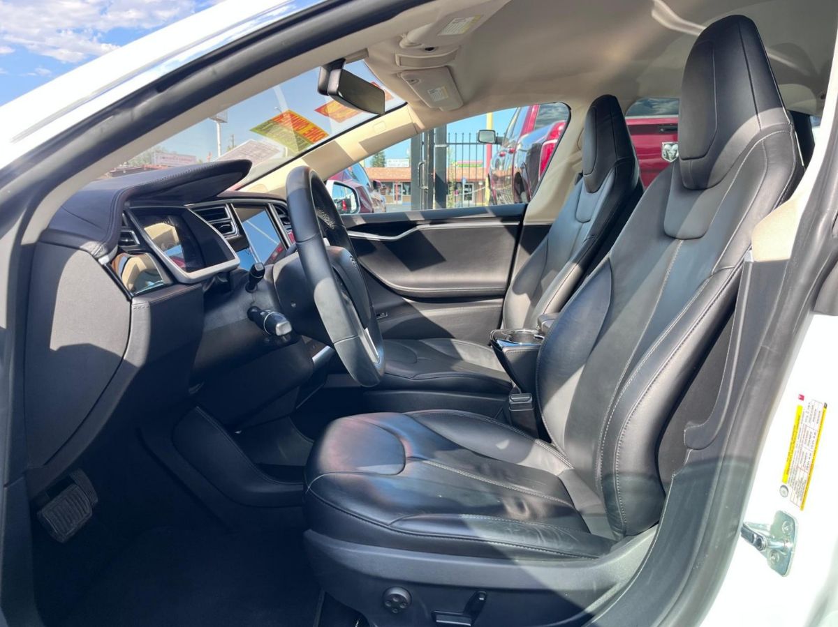 Tesla Model S photo 6