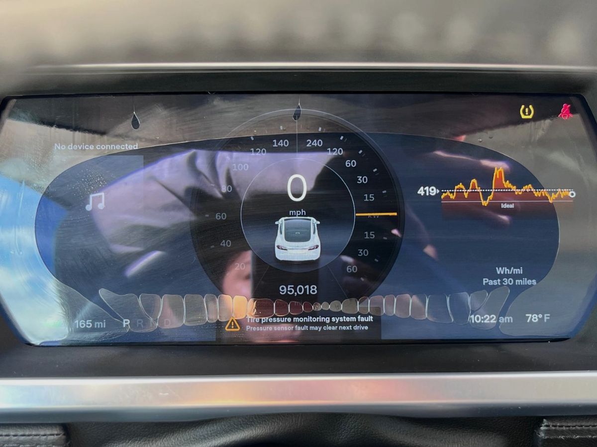 Tesla Model S photo 8