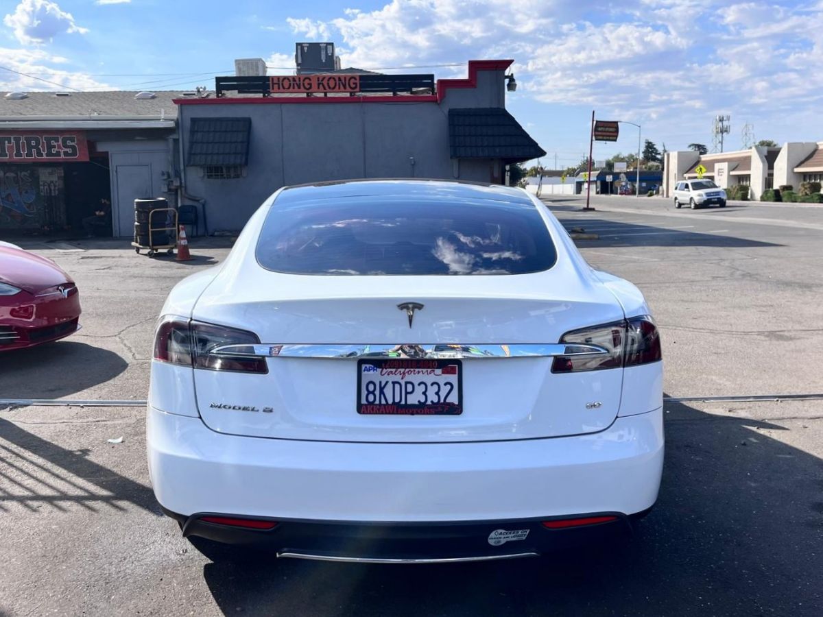 Tesla Model S photo 19