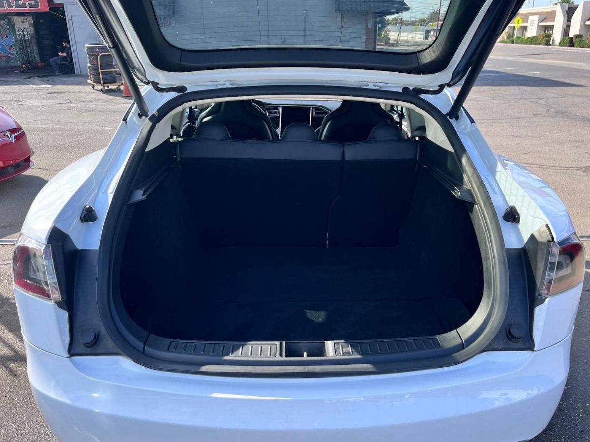 Tesla Model S photo 20
