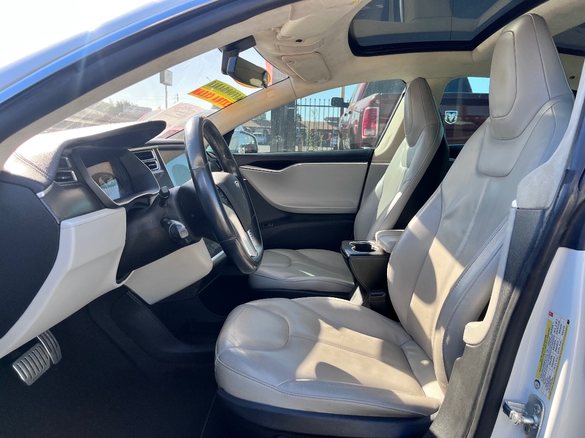 Tesla Model S photo 6