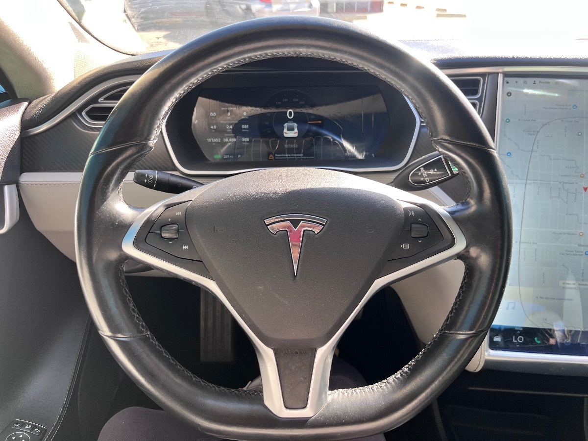 Tesla Model S photo 7