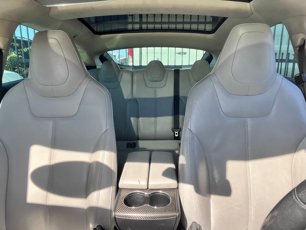 Tesla Model S photo 12
