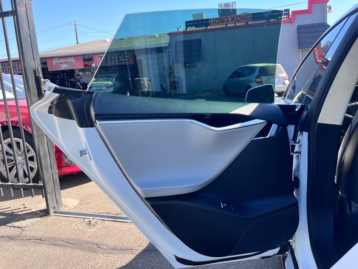 Tesla Model S photo 13