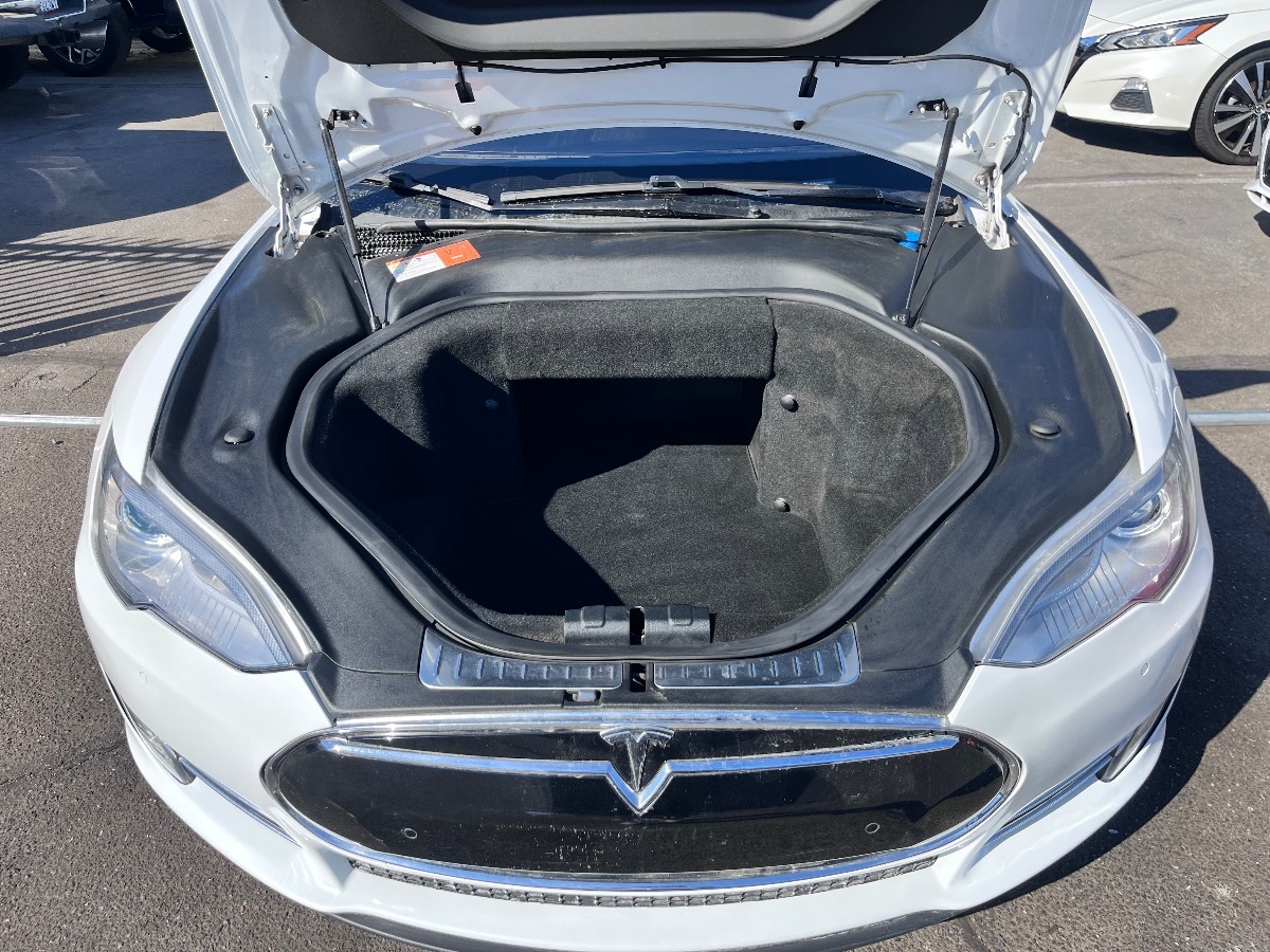 Tesla Model S photo 23