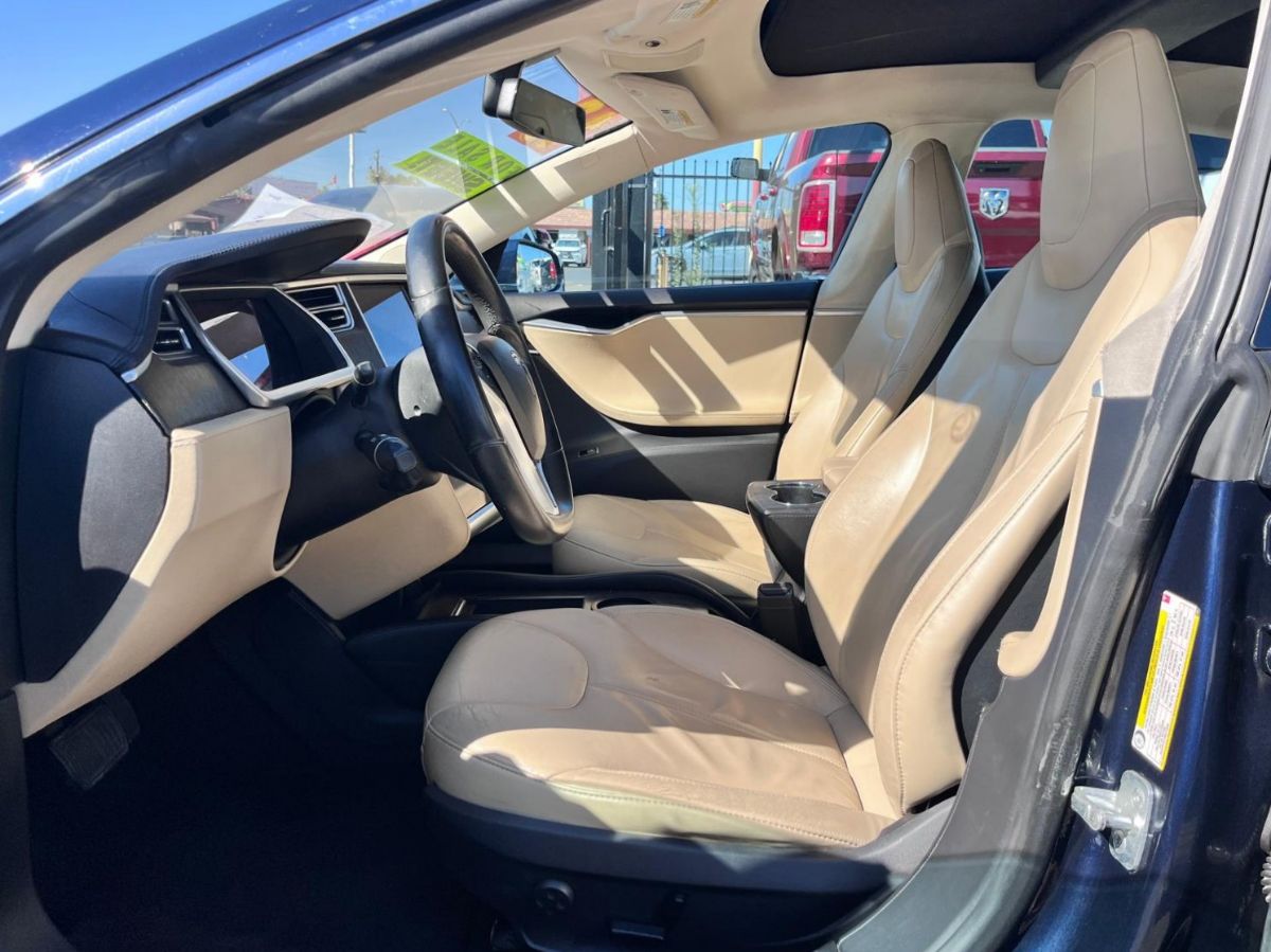 Tesla Model S photo 6