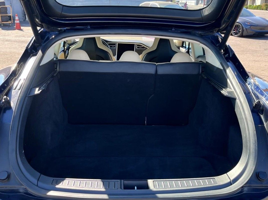 Tesla Model S photo 20