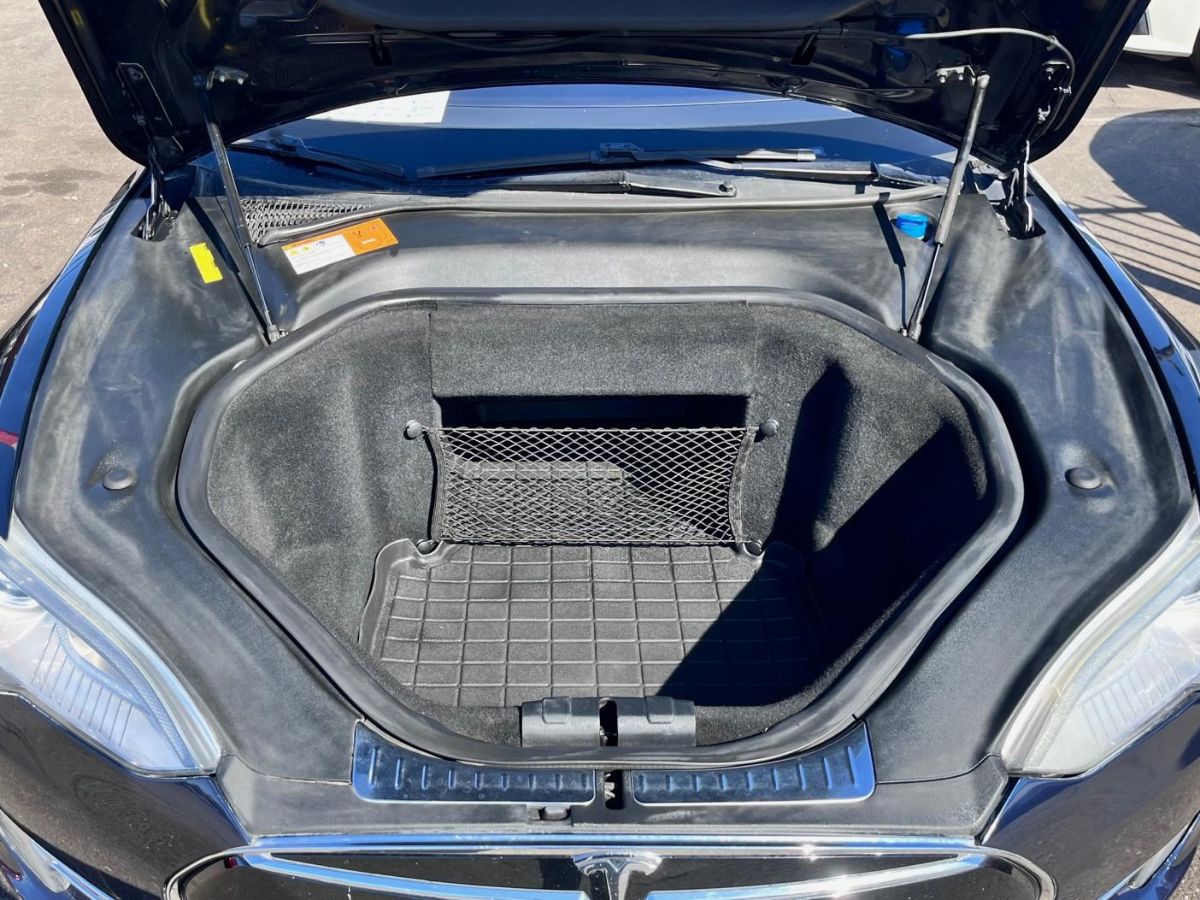 Tesla Model S photo 21