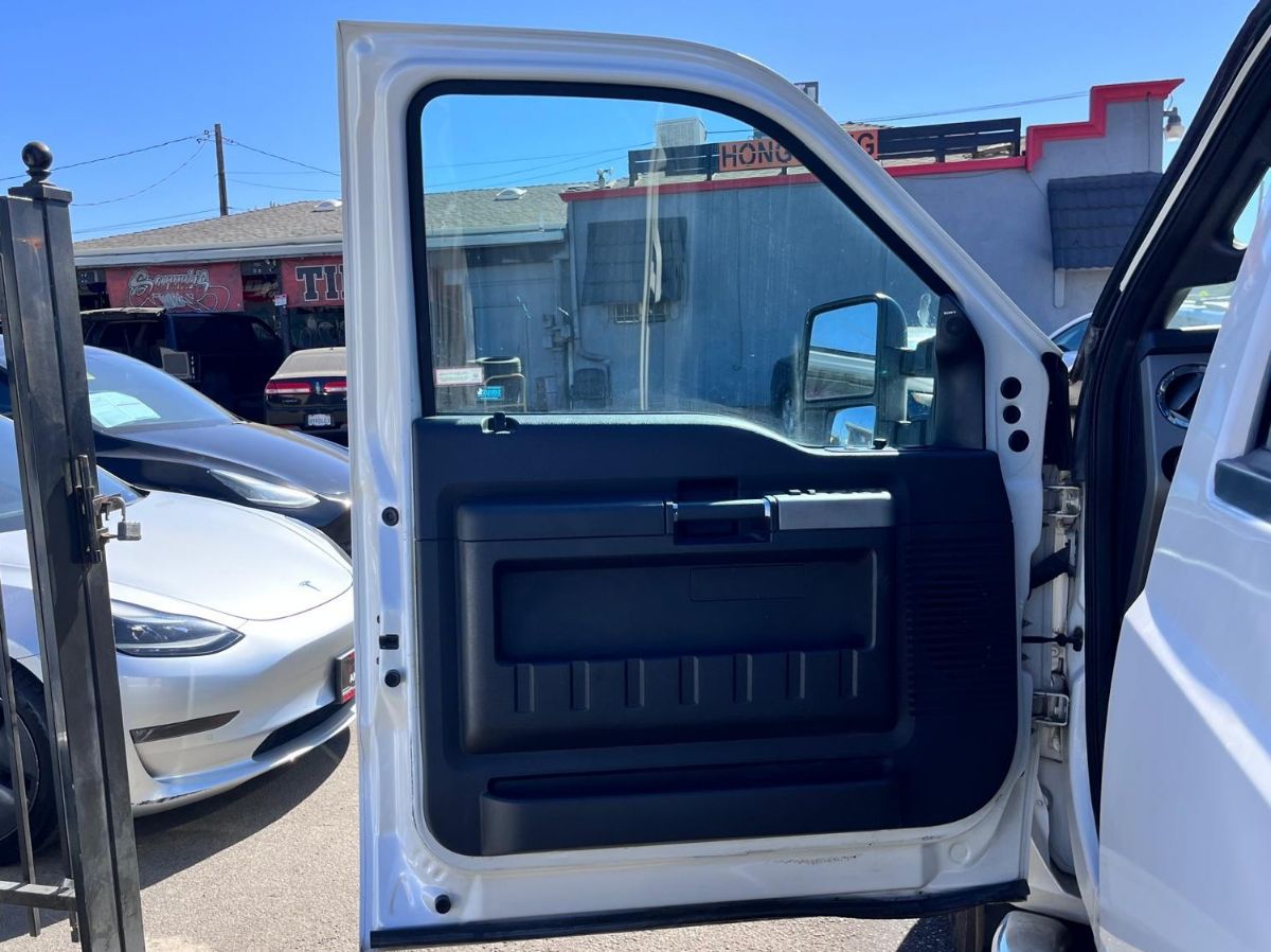 Ford F-450 photo 4
