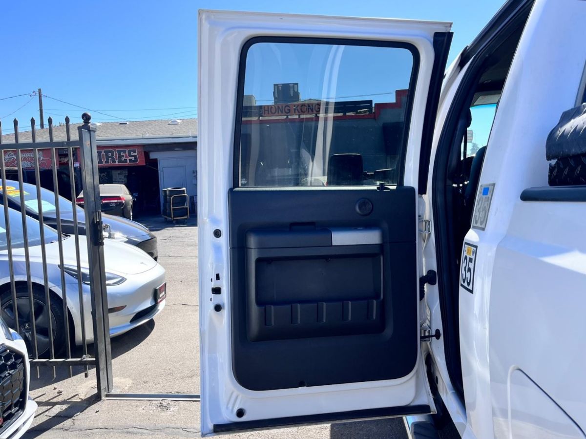 Ford F-450 photo 10