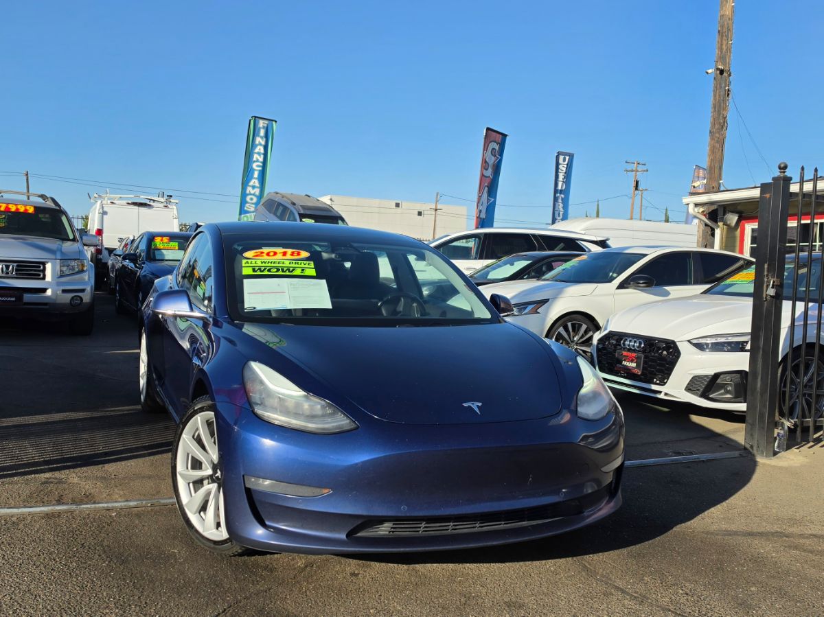 Tesla Model 3 photo 2