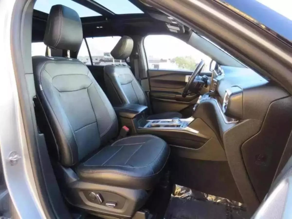 2020 Ford Explorer Limited photo 19