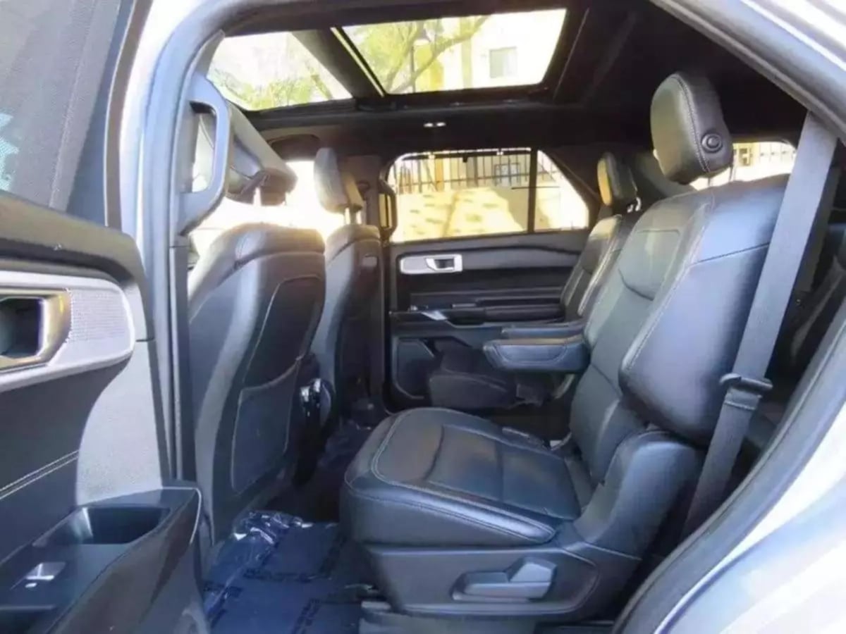 2020 Ford Explorer Limited photo 24