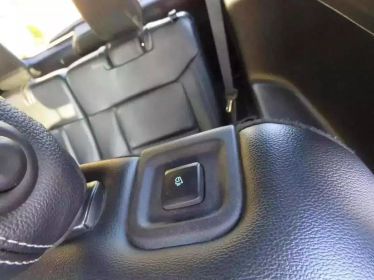 2020 Ford Explorer Limited photo 26