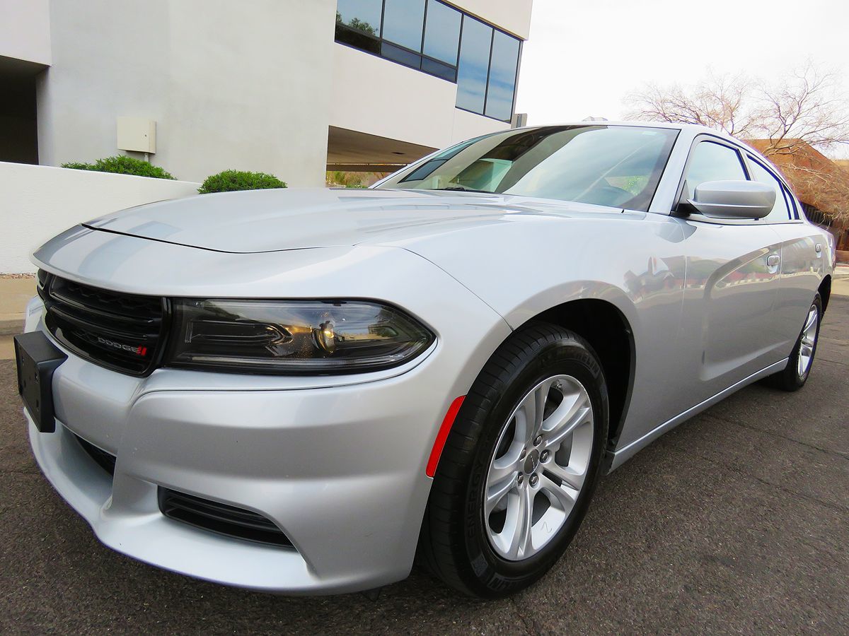 2022 Dodge Charger SXT photo 2