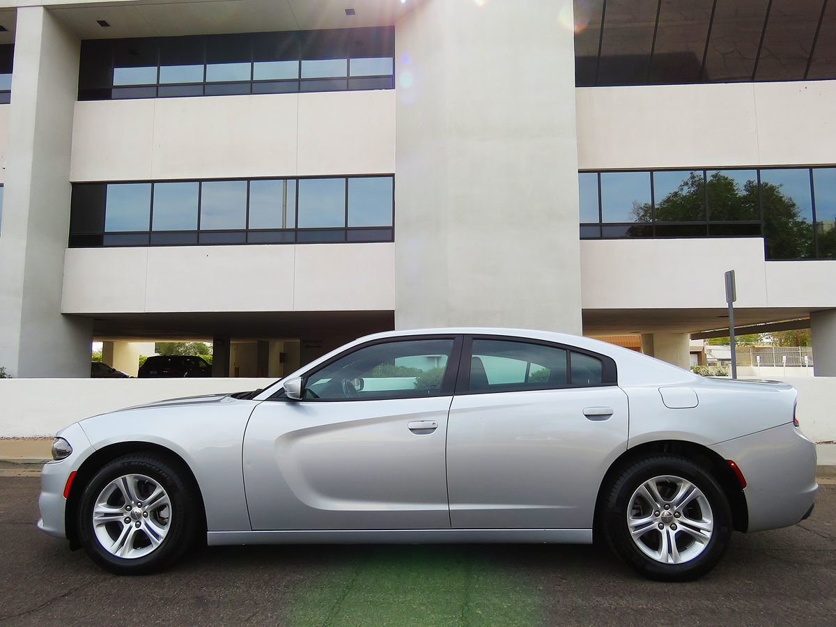 2022 Dodge Charger SXT photo 3