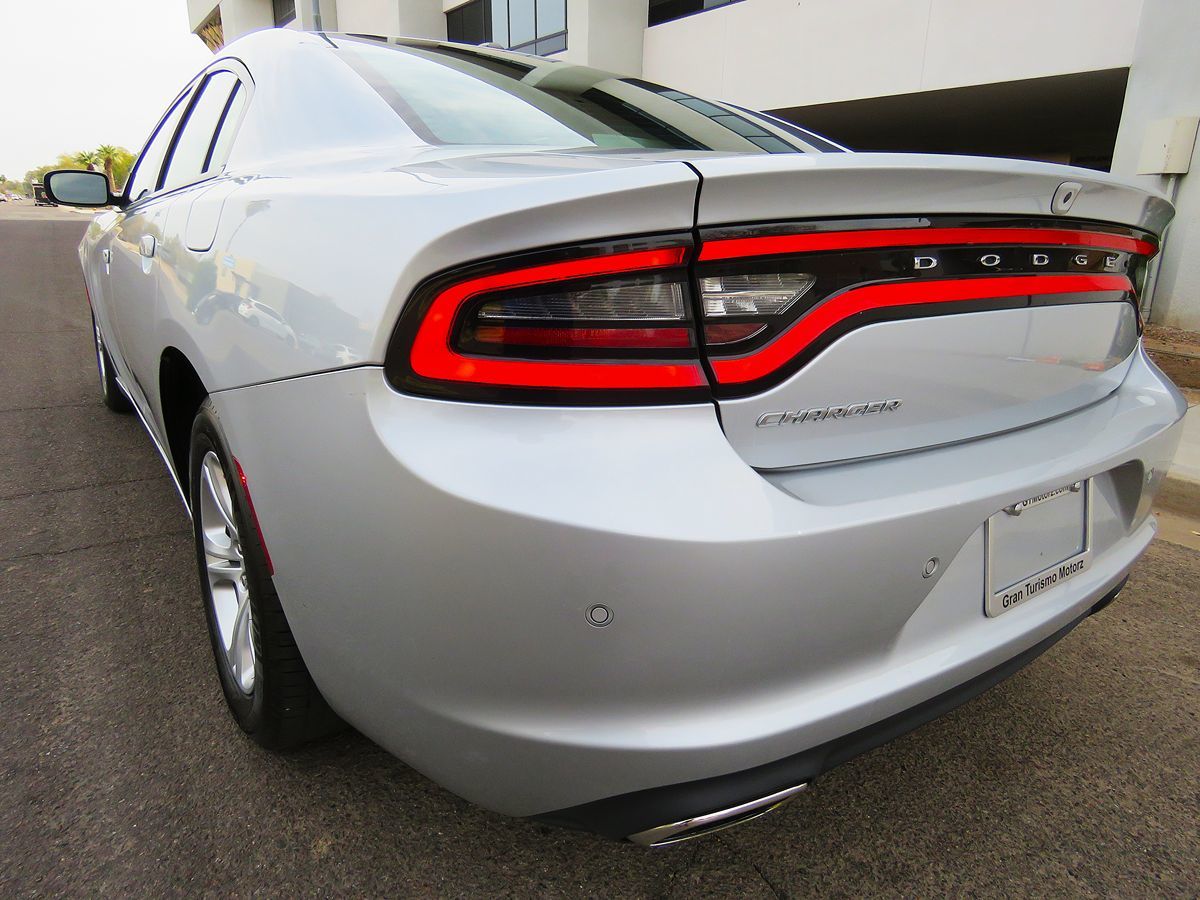 2022 Dodge Charger SXT photo 5