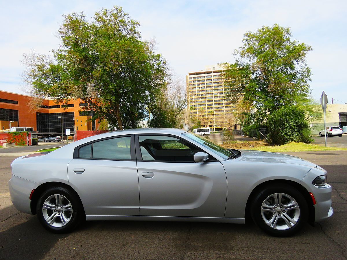 2022 Dodge Charger SXT photo 9
