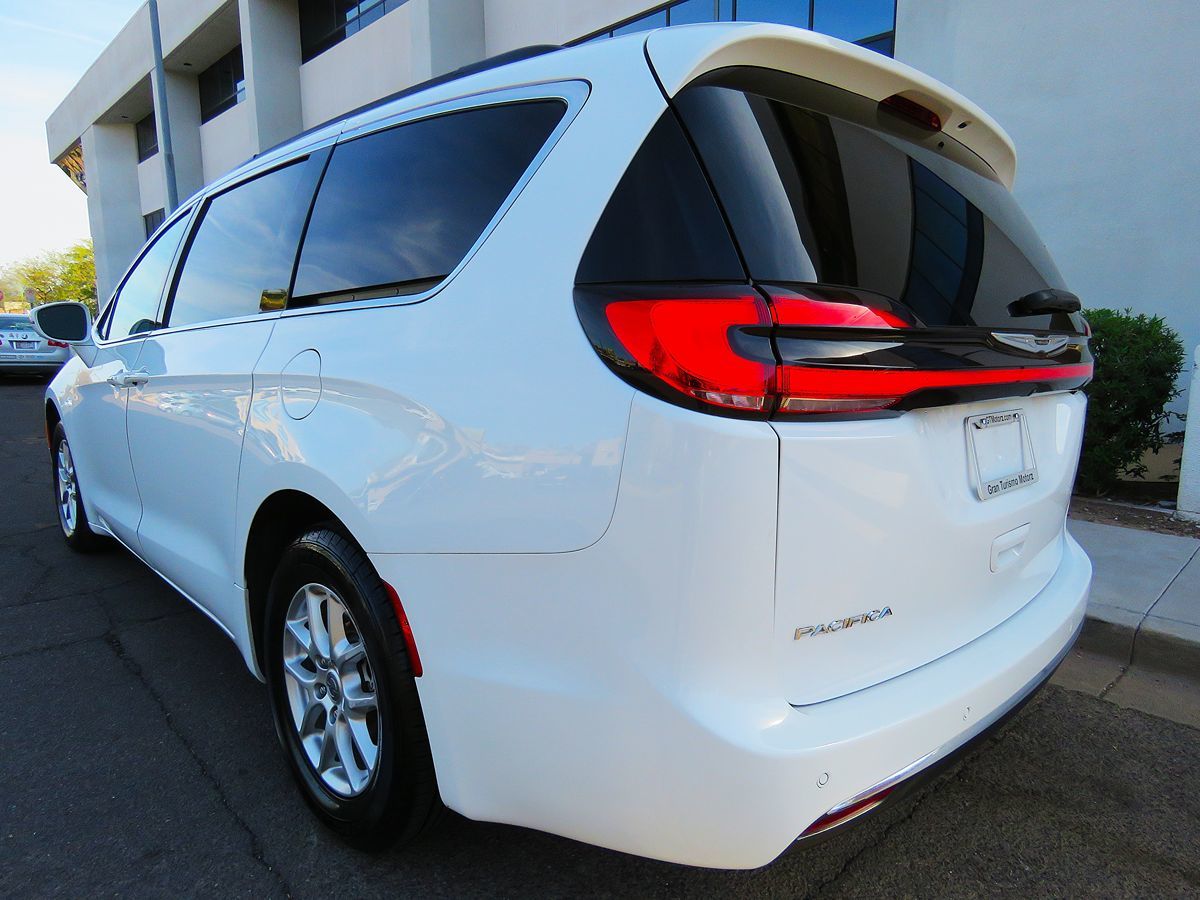 2022 Chrysler Pacifica Touring L photo 6