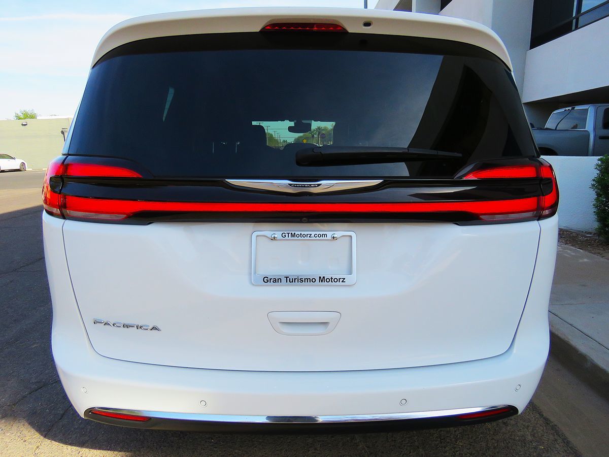 2022 Chrysler Pacifica Touring L photo 7