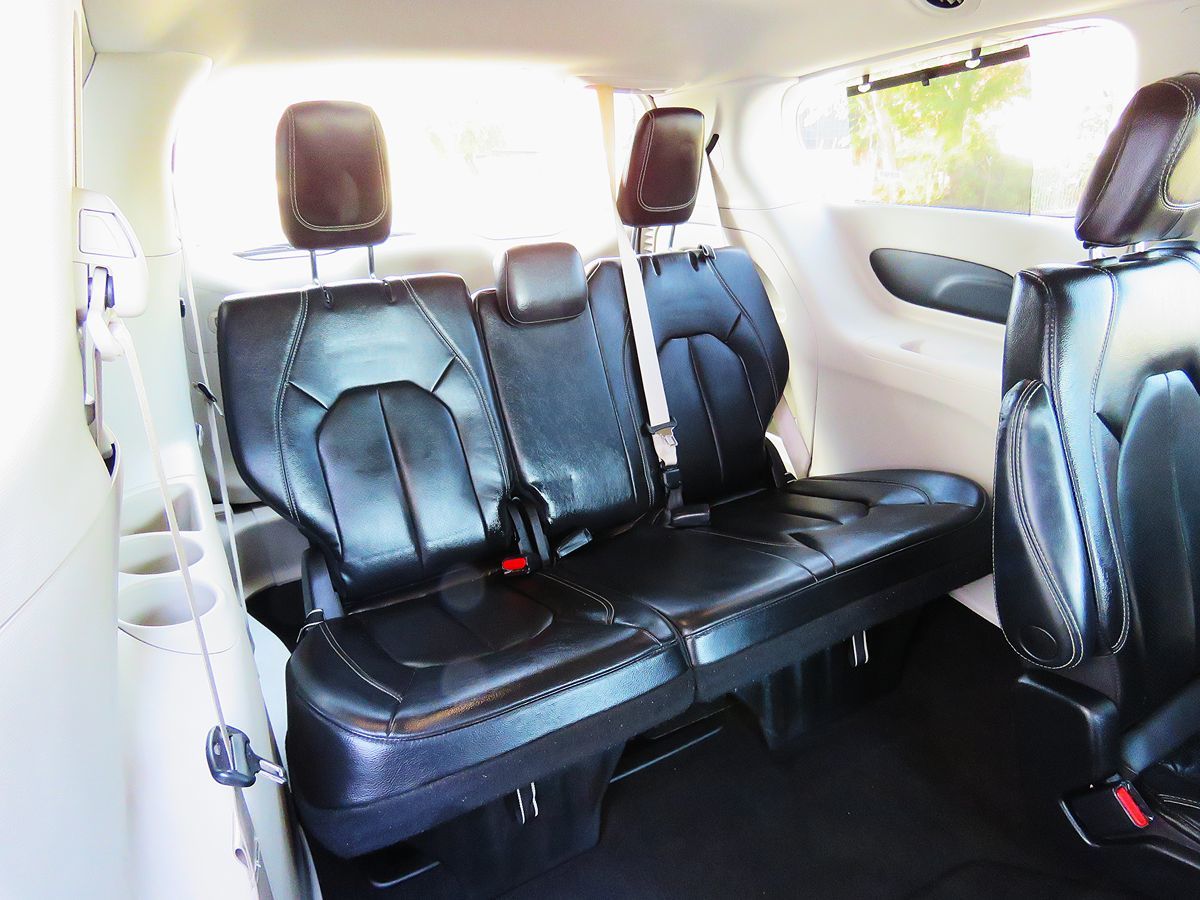 2022 Chrysler Pacifica Touring L photo 20