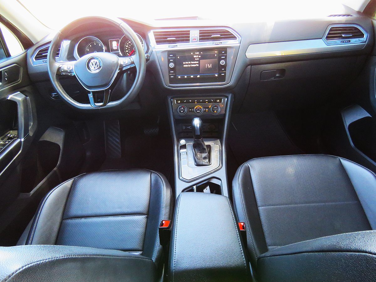 2020 Volkswagen Tiguan SE photo 26