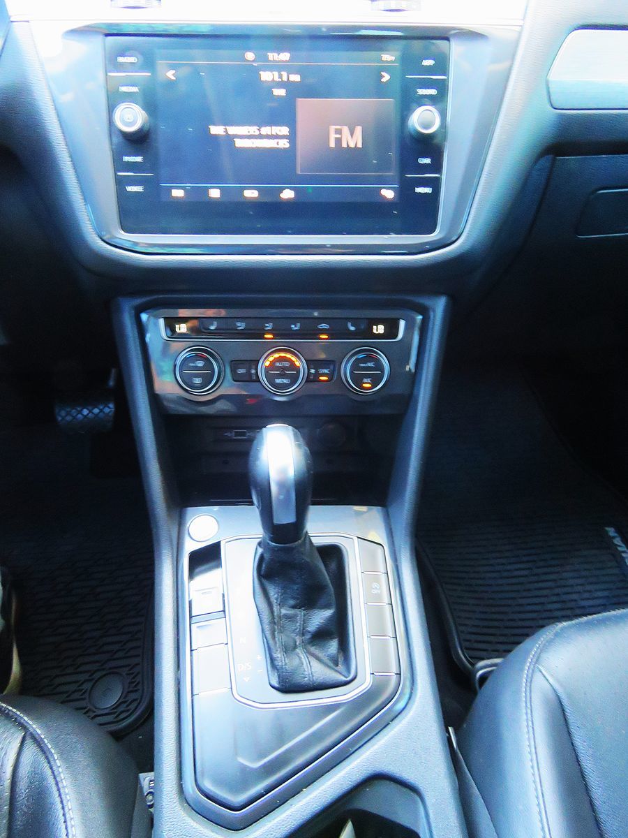2020 Volkswagen Tiguan SE photo 24