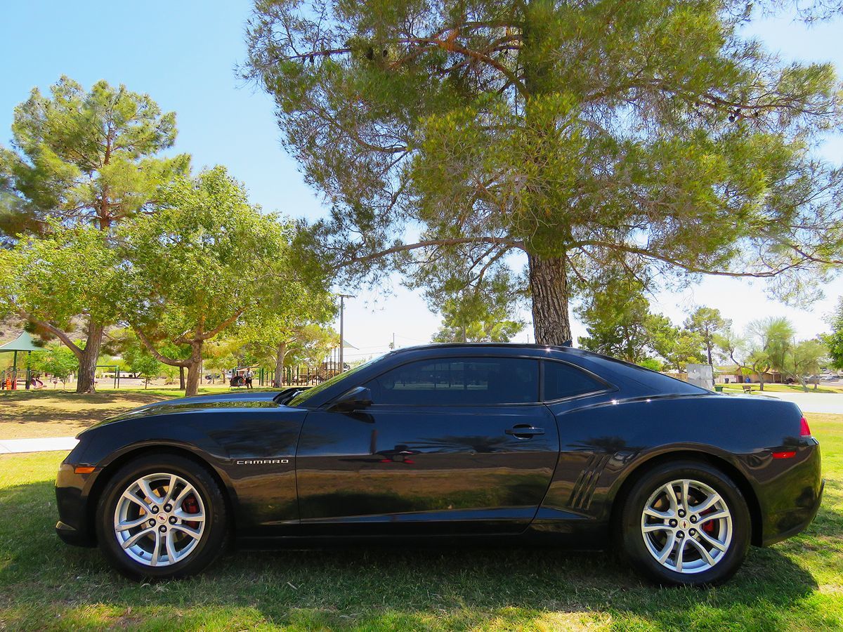 2015 Chevrolet Camaro Coupe photo 3