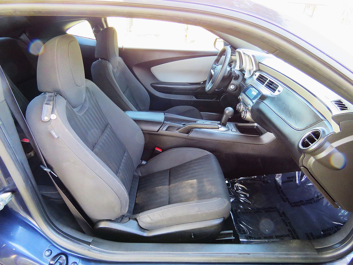 2015 Chevrolet Camaro Coupe photo 15