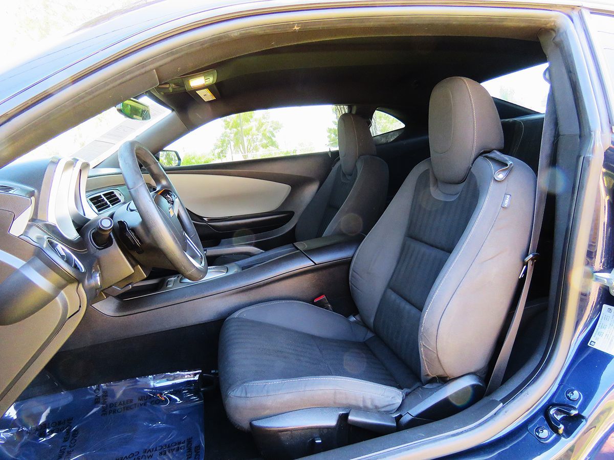 2015 Chevrolet Camaro Coupe photo 18