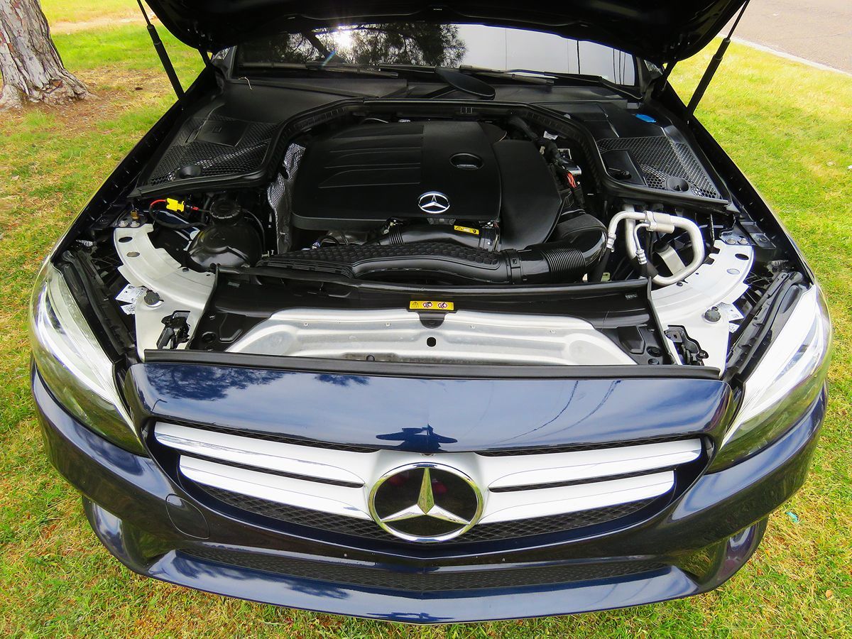 2019 Mercedes Benz C 300 photo 13