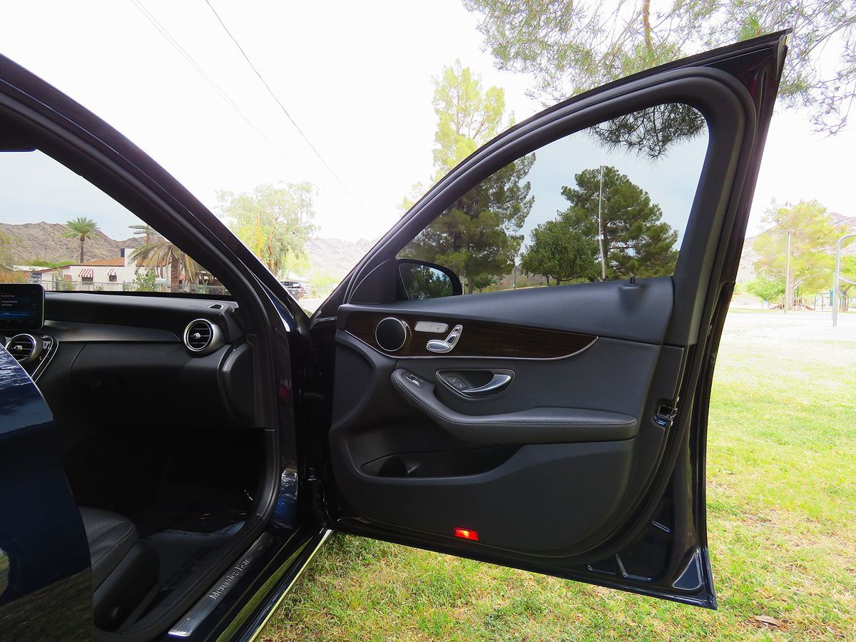 2019 Mercedes Benz C 300 photo 14
