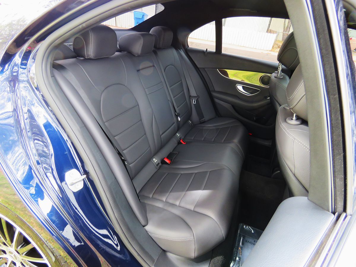 2019 Mercedes Benz C 300 photo 17