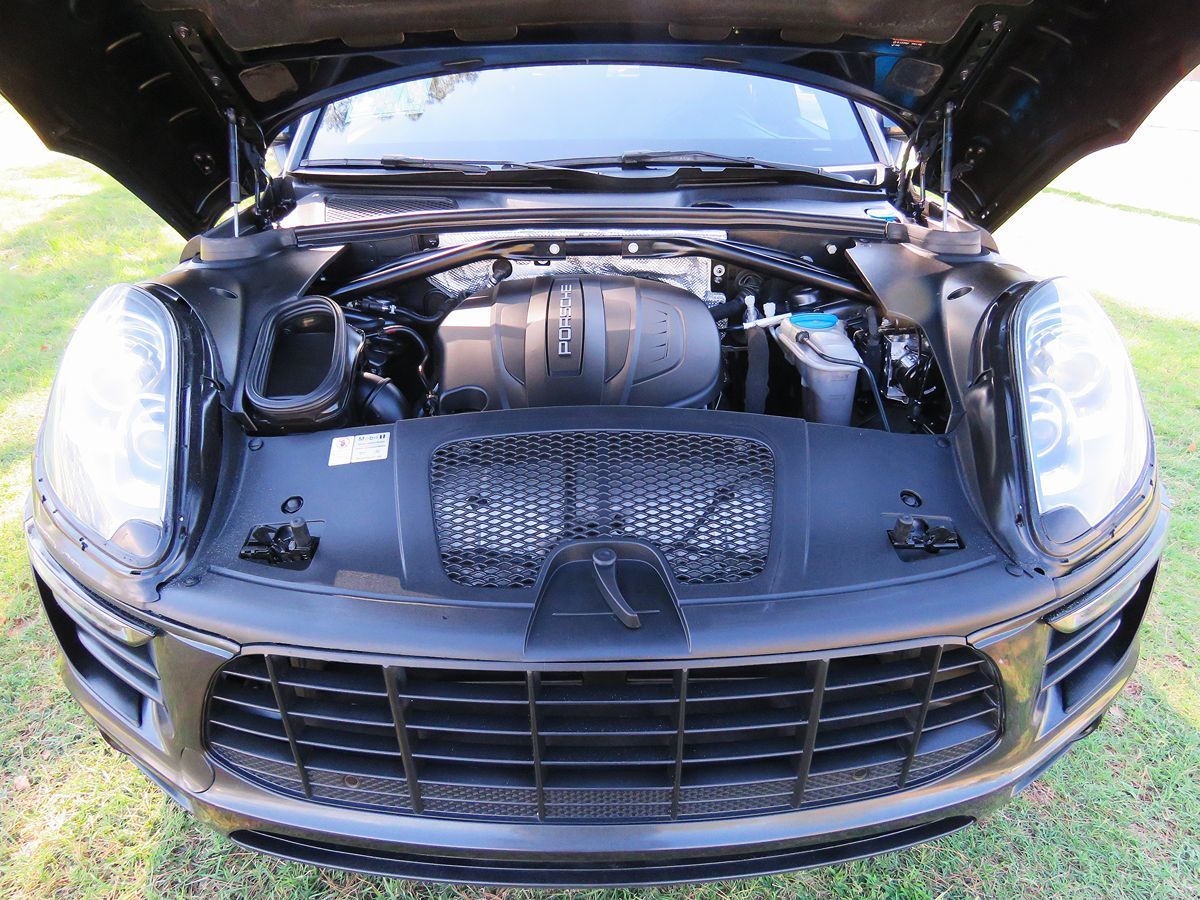 2017 Porsche Macan photo 13