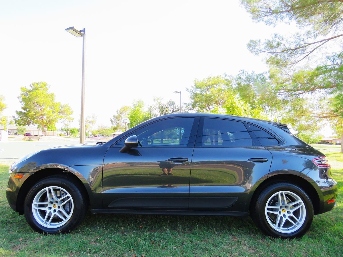 2017 Porsche Macan photo 3