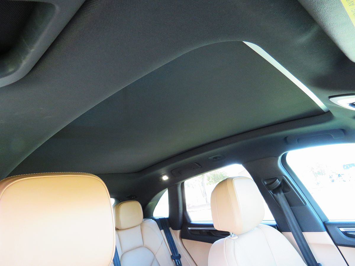 2017 Porsche Macan Base - Photo 15