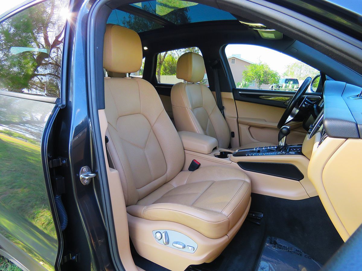 2017 Porsche Macan Base - Photo 17