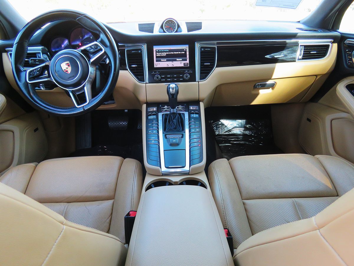 2017 Porsche Macan photo 30