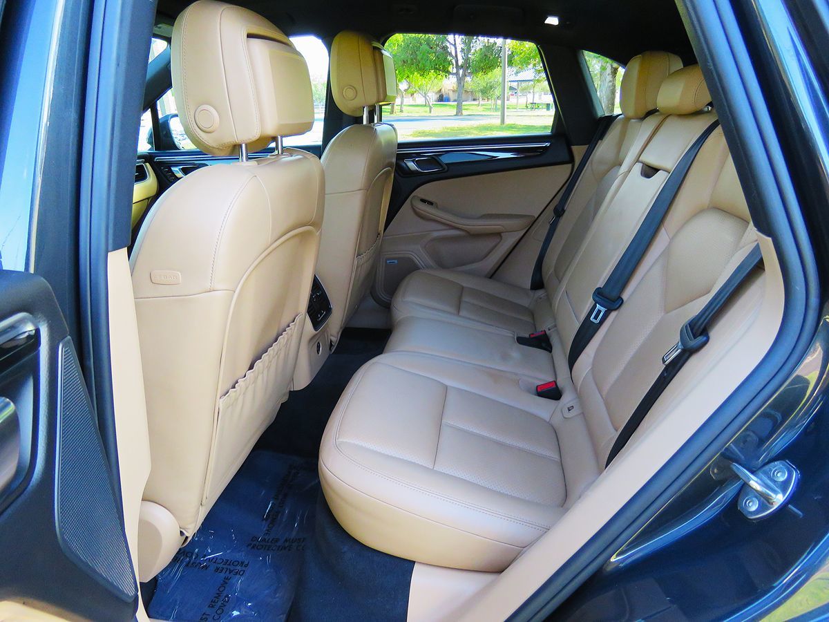 2017 Porsche Macan Base - Photo 21