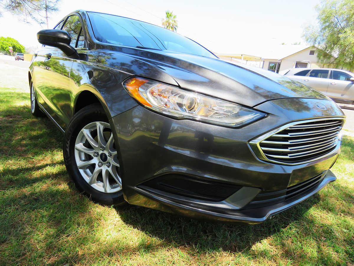 2018 Ford Fusion S photo 11